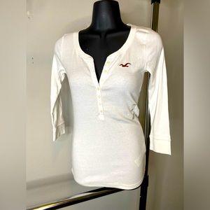 Bundle Of 2 Hollister long sleeve button tops Both S